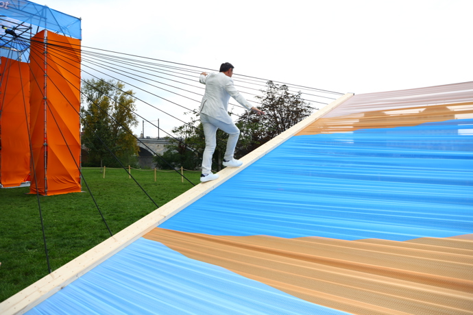 FOTO: Roman Vojtek blbnul na Margot akci. – stránka 8