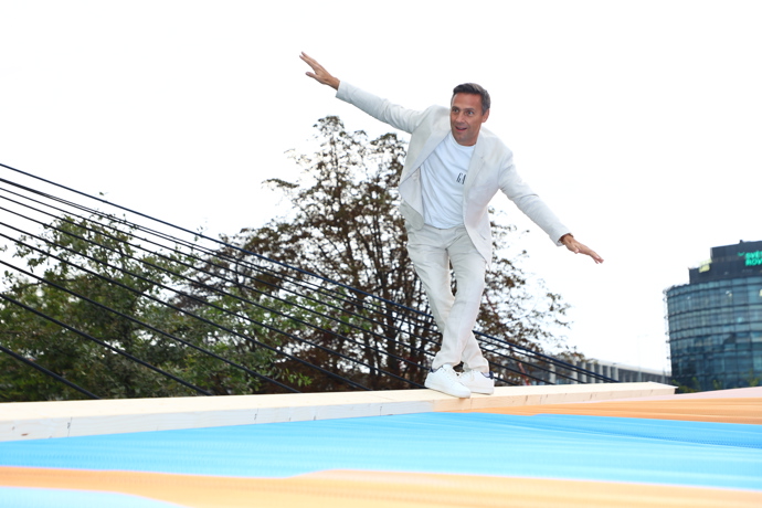 FOTO: Roman Vojtek blbnul na Margot akci. – stránka 6