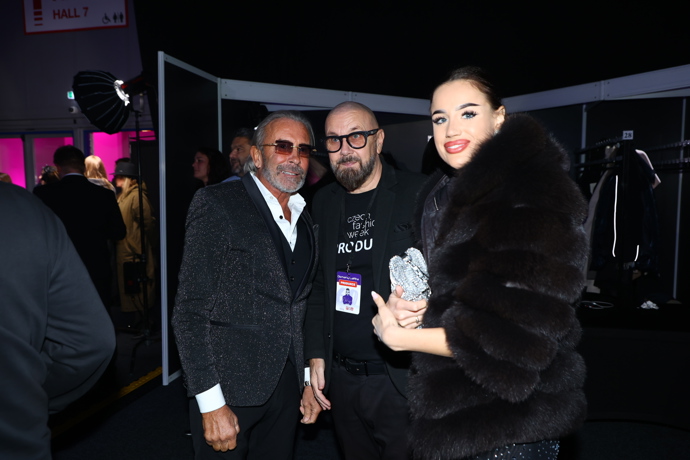 FOTO: Dorazil Leo Beránek se svou manželkou. – stránka 4