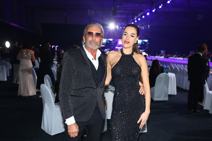 FOTO: Leo Beránek změnil image. – stránka 2