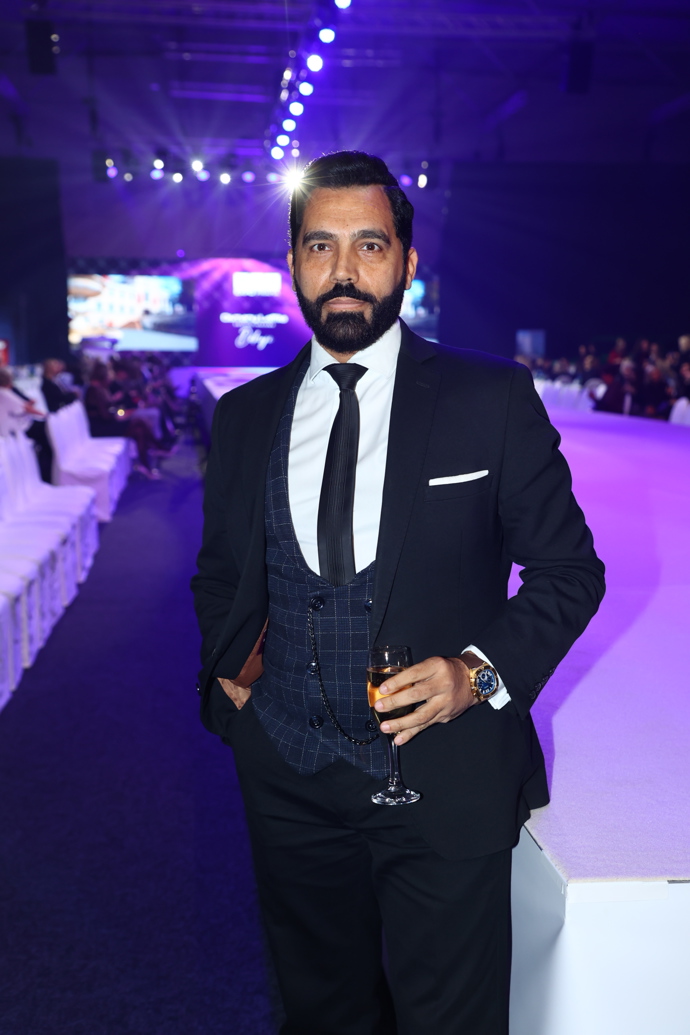 FOTO: Dorazil účastník Survivoru Jack Hamid. – stránka 1