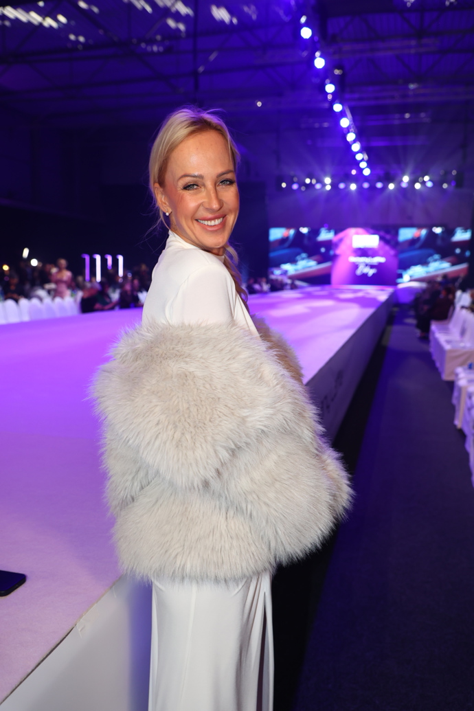 FOTO: Zuzana Belohorcová vypadá spokojeně. – stránka 10