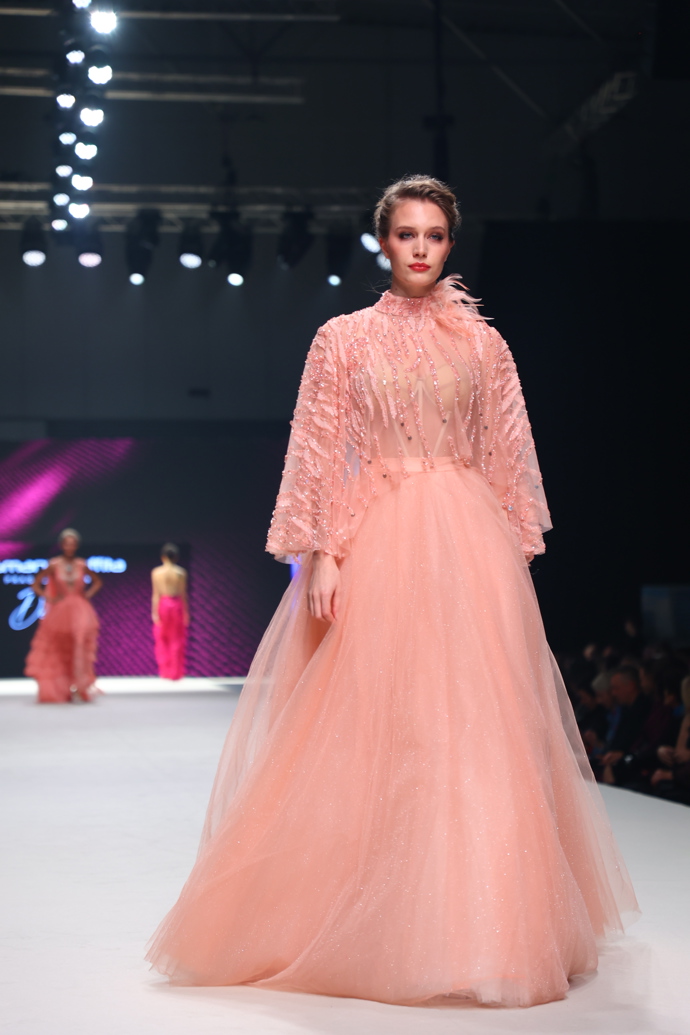 FOTO: Z módní přehlídky Osmana Laffity. – stránka 2