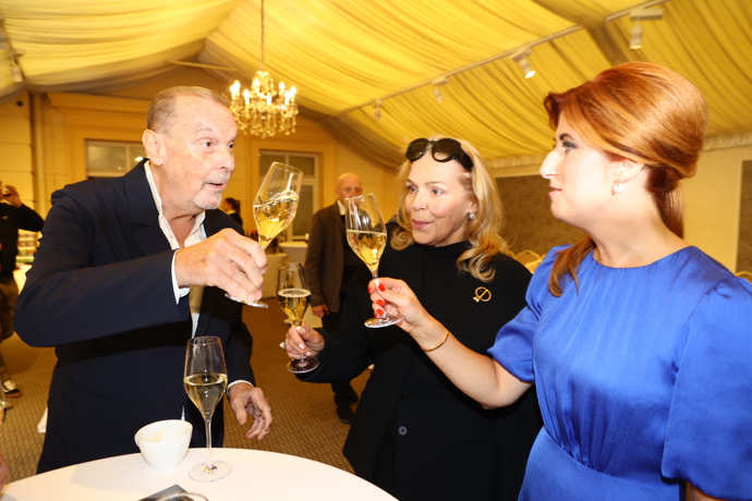 FOTO: Štefan Margita si připil s Dagmar Havlovou. – stránka 9