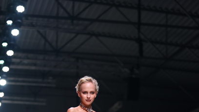 FOTO: Salma Hájek na módní přehlídce Osmana Laffity.