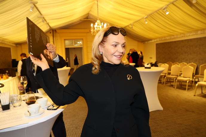 FOTO: Na křest Štefana Margity dorazila Dagmar Havlová. – stránka 8