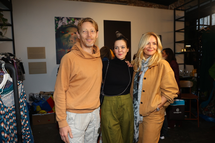 FOTO: Taťána Kuchařová a Lilia Khousnoutdinova s manželem Karlem. – stránka 1