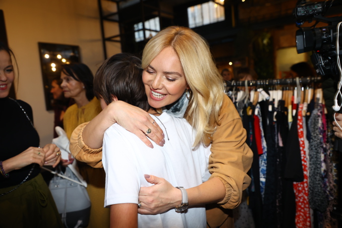 FOTO: Taťána Kuchařová rozdávala úsměvy i objetí. – stránka 1