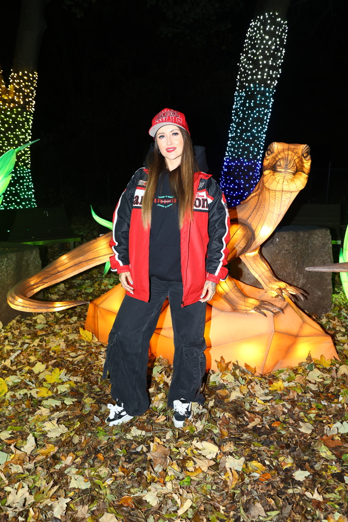 FOTO: Dorazila zpěvačka Sharlota. – stránka 1