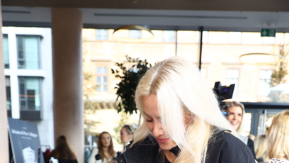 FOTO: Tereza Mátlová dorazila o berlích.