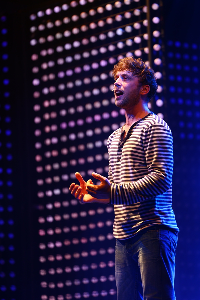 FOTO: Starší syn Kristián se podle rodičů v divadle našel. – stránka 2