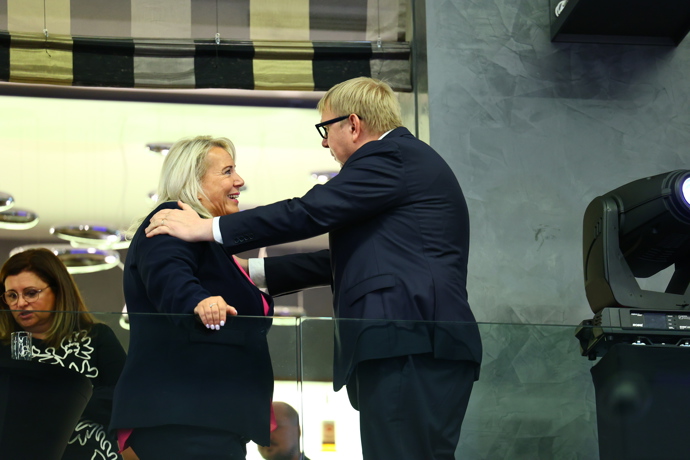 FOTO: Aleš Juchelka s Klárou Dostálovou mají velmi dobrou náladu. – stránka 4