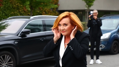 FOTO: Alena Schillerová si stihla upravit vlasy.