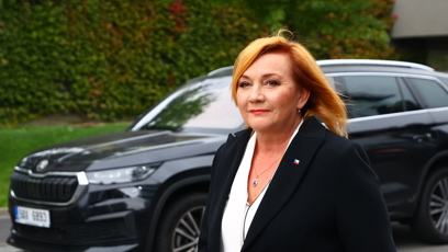 FOTO: Alena Schillerová změnila barvu v den voleb.