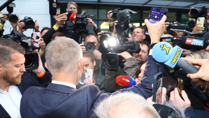 FOTO: Andrej Babiš při příjezdu do štábu.