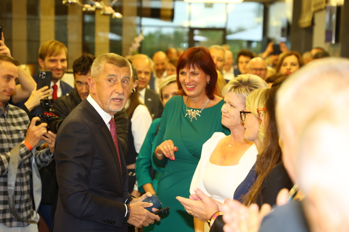 FOTO: Andrej Babiš přijel na pána. – stránka 95