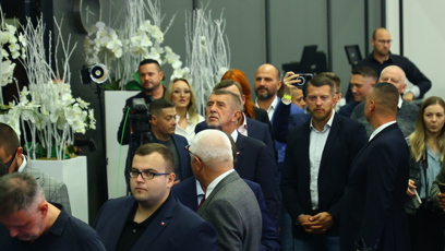 FOTO: Andrej Babiš během nástupu na pódium.