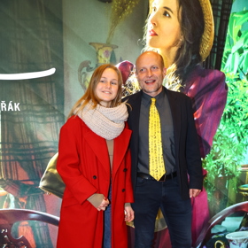 Jiří Ployhar měl kravatu sladěnou s botami. 