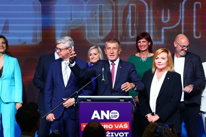 FOTO: Hnutí ANO slaví. – stránka 5