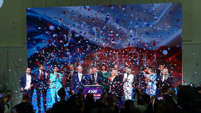 FOTO: Konfety létaly vzduchem.