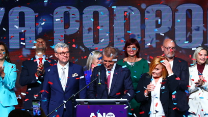 FOTO: Bujaré oslavy ve štábu ANO.