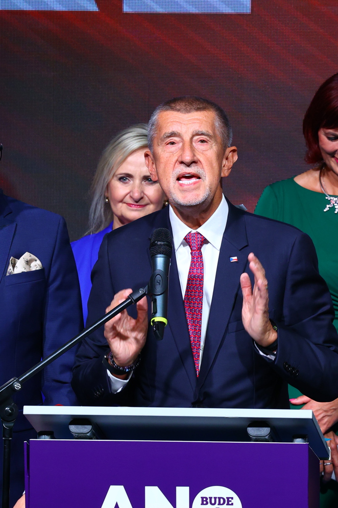 FOTO: Andrej Babiš během tiskovky. – stránka 31