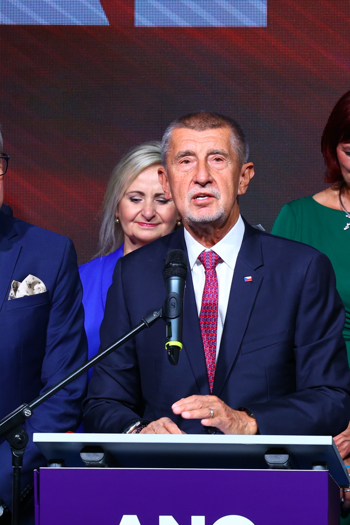 FOTO: Andrej Babiš během tiskovky. – stránka 30