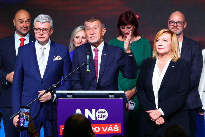 FOTO: Andrej Babiš odpovídal na dotazy novinářů. – stránka 2