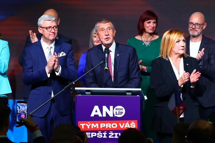 FOTO: Andrej Babiš neskrýval radost. – stránka 25