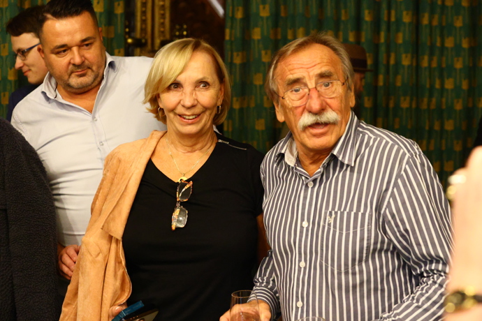 FOTO: Pavel Zedníček s manželkou. – stránka 9
