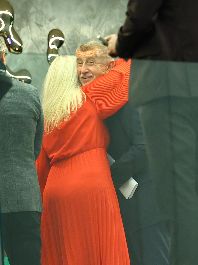 FOTO: Andrej Babiš byl štěstím bez sebe. – stránka 92