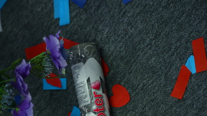 FOTO: Konfety byly všude po zemi.