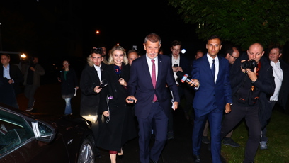 FOTO: Kolem Babiše bylo rušno.