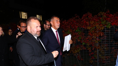 FOTO: Andrej Babiš na cestě domů.