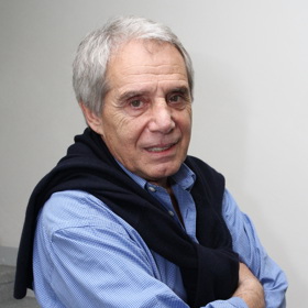 Přesto jeho život doprovázela řada skandálů. V roce 1963 došlo v jeho bytě k tragédii, při které mladá dívka spáchala sebevraždu.