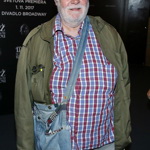 Může za jeho milostné trable - Vlastimil našel osudovou lásku až po padesátce - předtím mu obě potenciální nevěsty utekly s jiným.