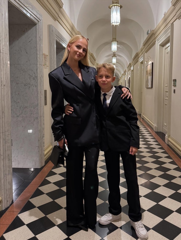 FOTO: Dcera a syn Zuzany Belohorcové a Vlasty Hájka. – stránka 18