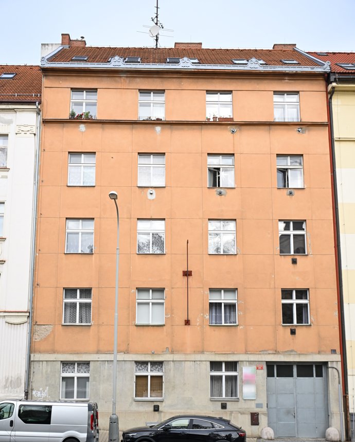 FOTO: Ve stejné nemovitosti už má o rok déle kancelář. – stránka 2