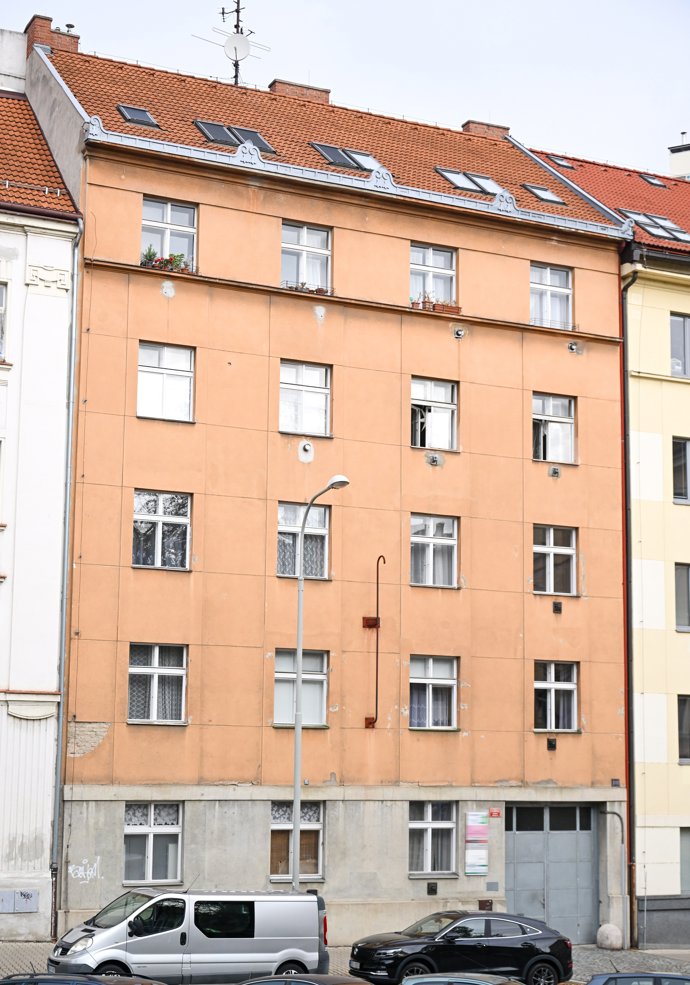 FOTO: Dům je blízko známých pražských divadel. – stránka 1