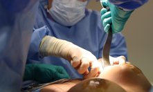 Tři znamení zvěrokruhu, která si uměle vylepšují vzhled