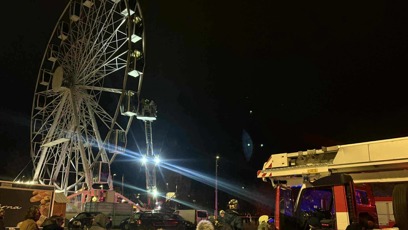 FOTO: Návštěvníky museli vyprošťovat hasiči.