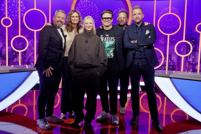 FOTO: Hvězdná sestava pořadu Inkognito. – stránka 1