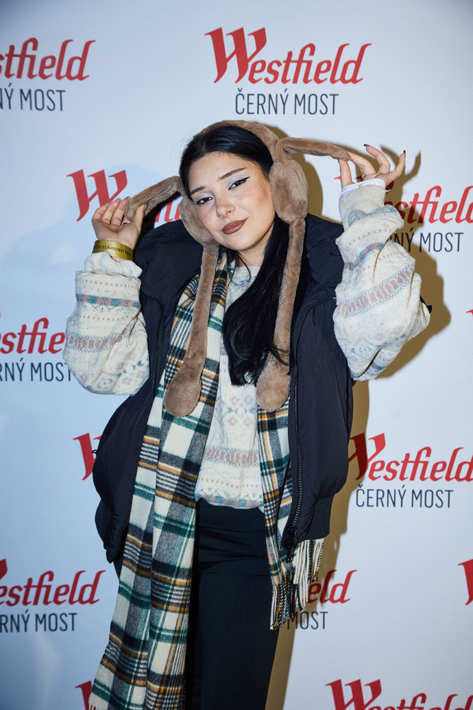 FOTO: Zpěvačka Pam Rabbit. – stránka 29