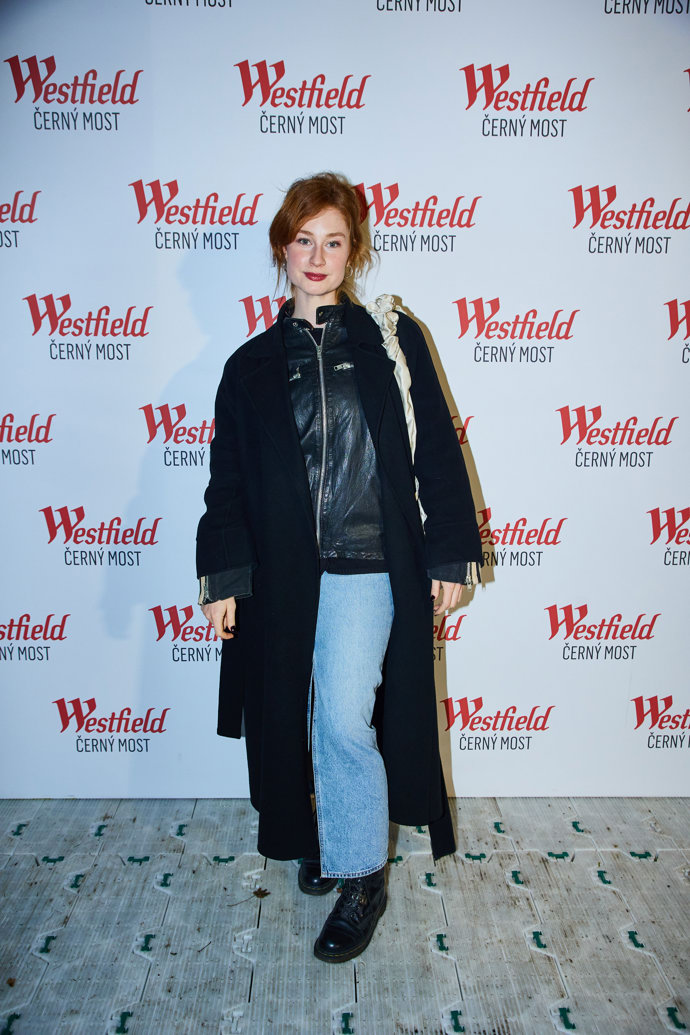 FOTO: Herečka Natálie Halouzková. – stránka 23