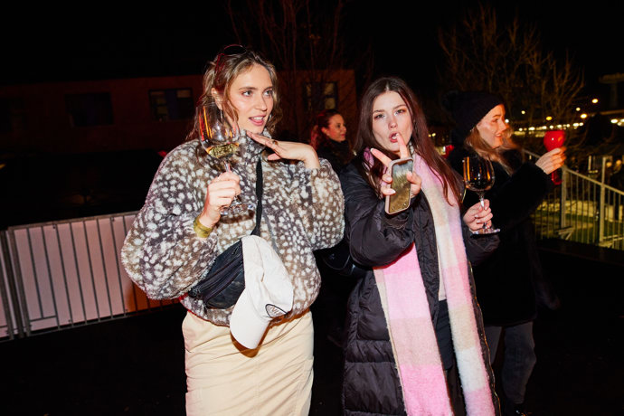 FOTO: Dominika Hašková a Sára Korbelová to rozjely na Zare Larsson. – stránka 8