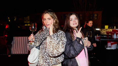 FOTO: Dominika Hašková a Sára Korbelová si koncert užívaly.