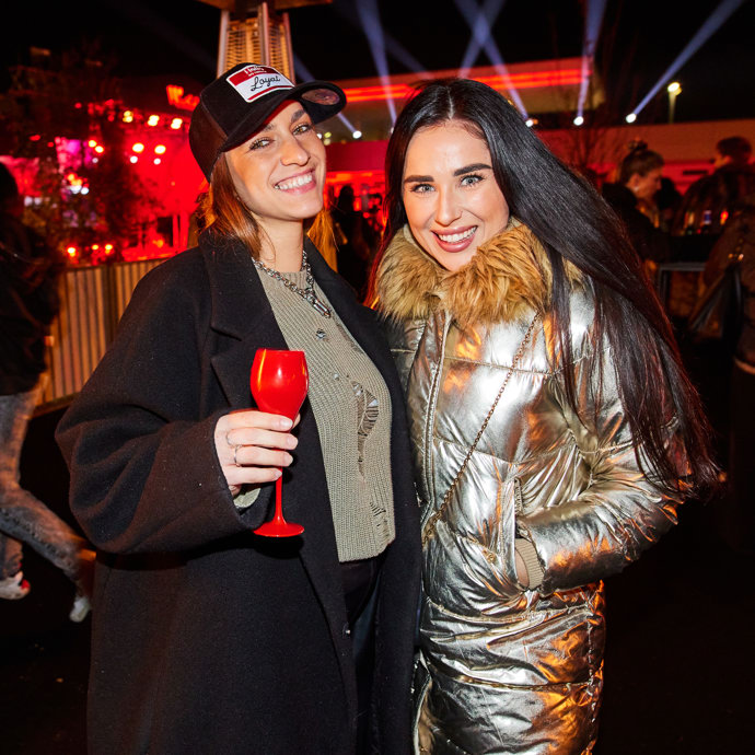 FOTO: Samantha Prachařová a Kateřina Hocek. – stránka 5