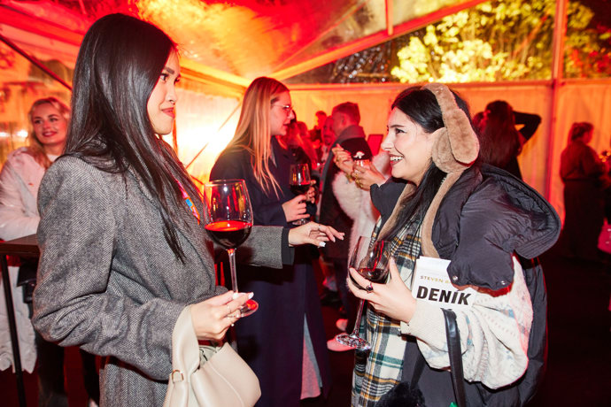 FOTO: Zpěvačka Pam Rabbit si akci užívala. – stránka 1