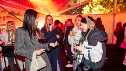 FOTO: Pam Rabbit dorazila v dobré náladě.