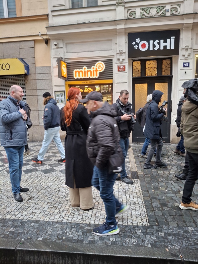FOTO: Aneta Zicklerová a Andrej Babiš na Národní třídě. – stránka 6